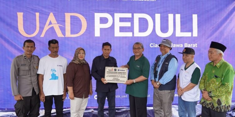 Muhammadiyah Serahkan Bantuan Sumur Bor untuk Warga Burangkeng yang Alami Kesulitan Air Pasca Gempa
