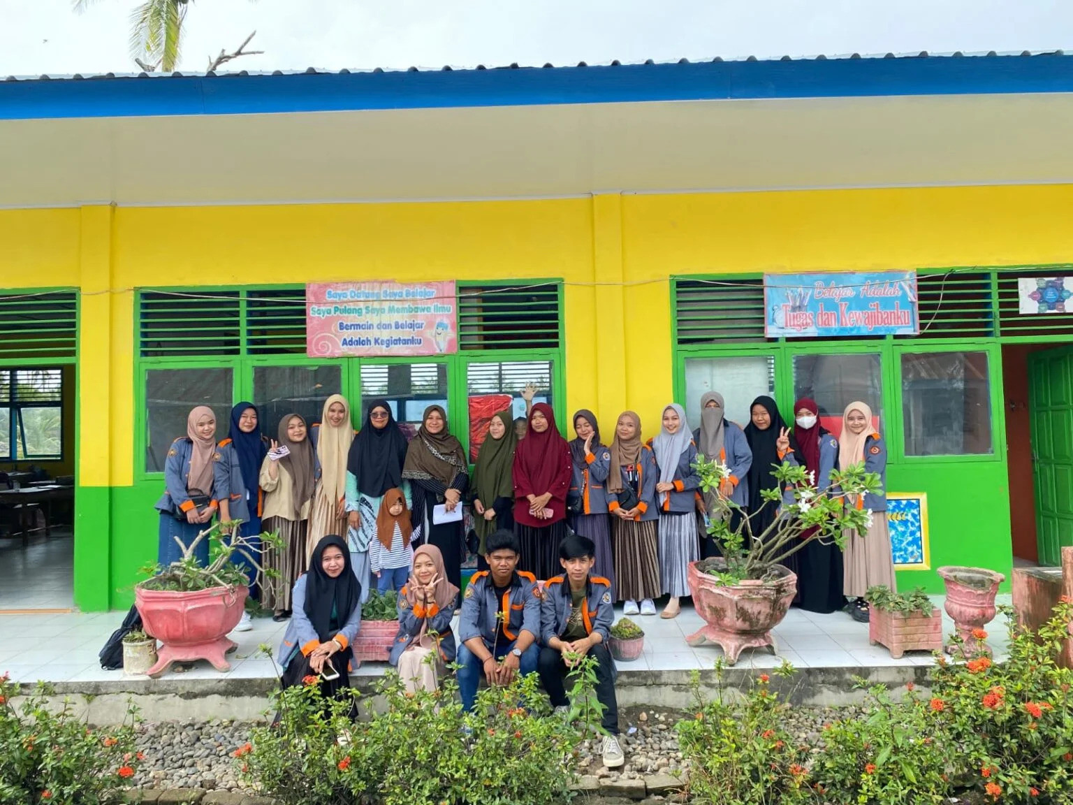 Dosen dan Mahasiswa Prodi Pendidikan Bahasa Indonesia UMS Rappang