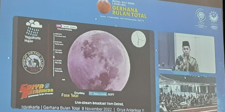 Amati Gerhana Bulan Total, Lembaga Astronomi Muhammadiyah ini Gunakan 7 Teleskop